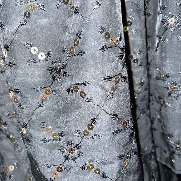 Black & Gold Sequins ruffle tiered Havana Dress by Traffic People Medium NWT - Picture 6 of 13